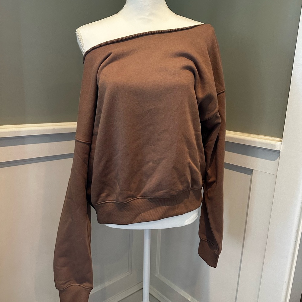 Fabletics NWT Brown Off-Shoulder Women's Sweater